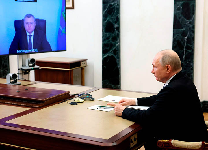 Владимир Путин провёл рабочую встречу с губернатором Астраханской области Игорем Бабушкиным