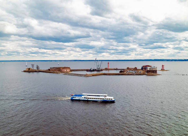 Спуск на воду двух катамаранов «Соммерс» для проекта «Остров фортов» запланирован на апрель и май 2024 года