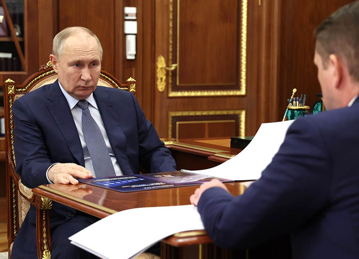 Владимир Путин провёл рабочую встречу с руководителем Федерального агентства по рыболовству Ильёй Шестаковым