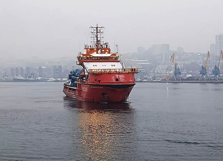 Амурские корабелы проводят заводские ходовые испытания одновременно двух заказов