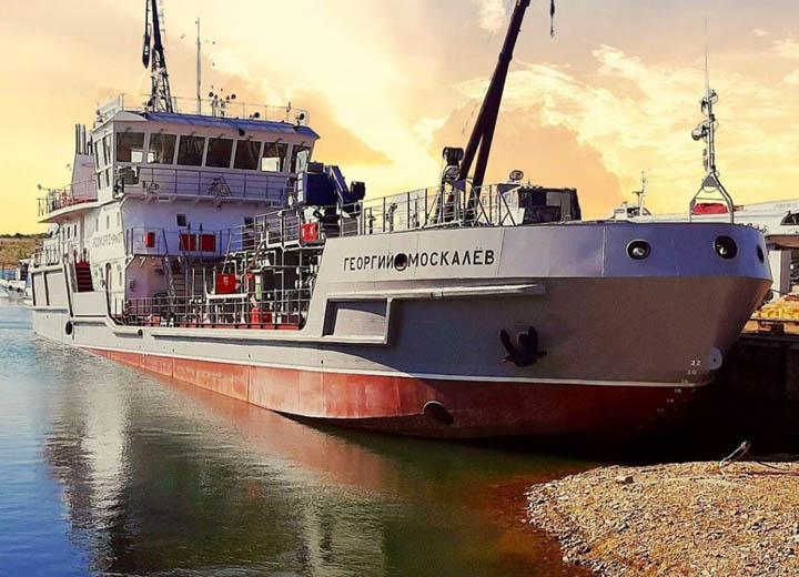 На Байкале запустили экологический танкер-бункеровщик  