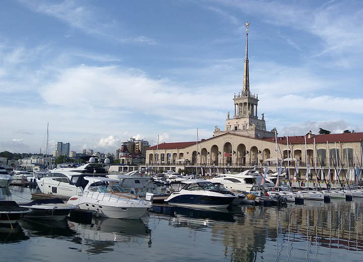Морской порт Сочи намерен запустить сообщение с Абхазией и Грузией в 2023 году
