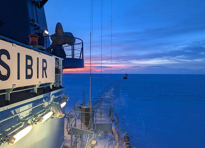 Атомный ледокол «Сибирь» провел 165 судов в акватории Финского залива и отправился в Мурманск
