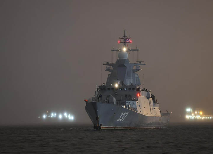 Корвет ТОФ «Гремящий» вернулся во Владивосток после дальнего морского похода