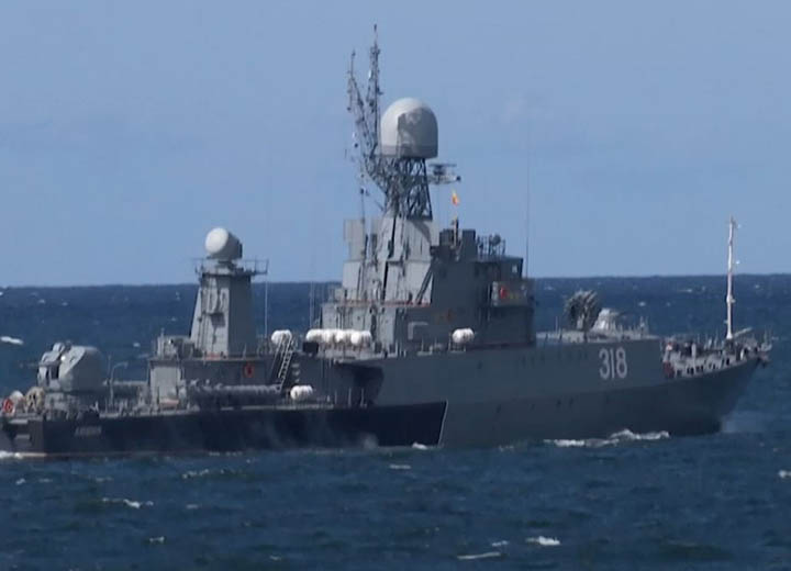 Корабли Балтфлота в ходе планового учения выполнили огневые задачи в Балтийском море