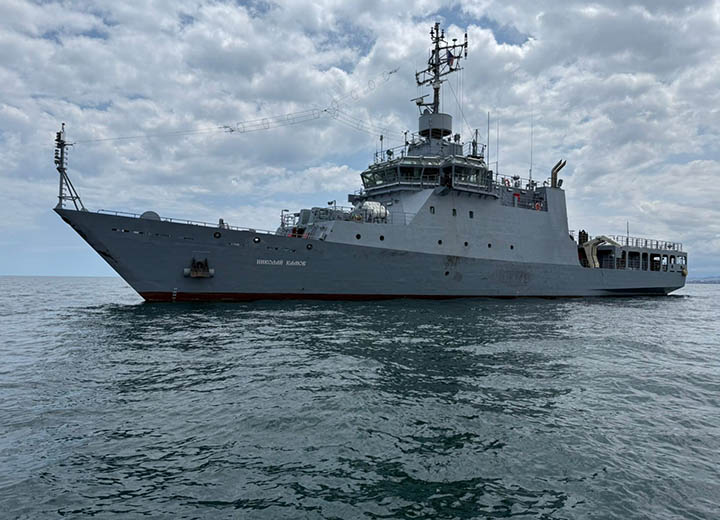 Учебное судно морской авиации ВМФ «Николай Камов» вышло на заводские ходовые испытания