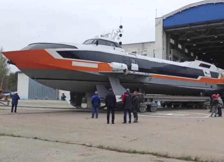 Судно на подводных крыльях "Метеор 120Р" для Ростовской области готовится к спуску на воду