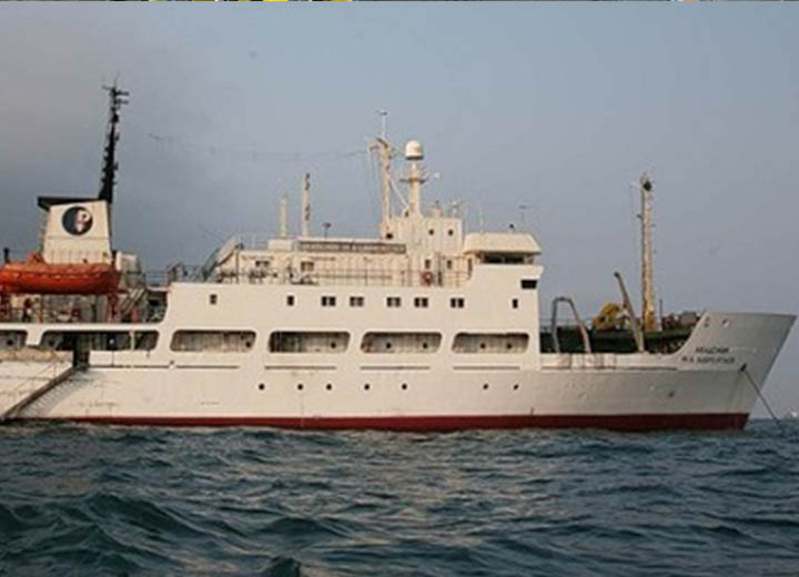 НИС «Академик М.А. Лаврентьев» вернулось во Владивосток после экспедиции к Магеллановым горам