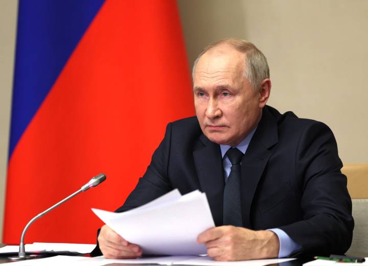 Владимир Путин провёл совещание с членами Совета Безопасности, Правительства и руководством силовых ведомств