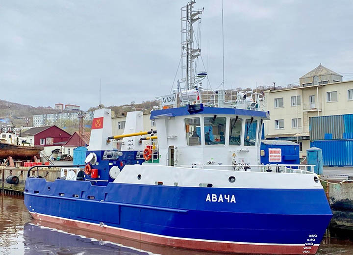 Сейнер «Авача» проекта 04130 получил комплект судовых документов от РС