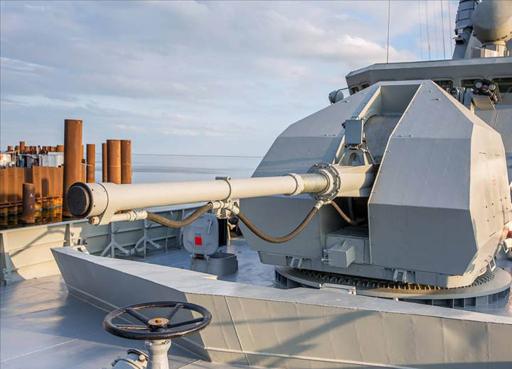 Оборону десантных кораблей проекта 23900 усилят артустановкой АК-630М-2 "Дуэт"