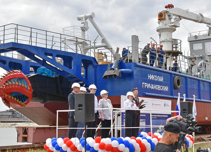 Спущен на воду второй земснаряд проекта FPDG3 «Николай Гричановский» для ВКМСК