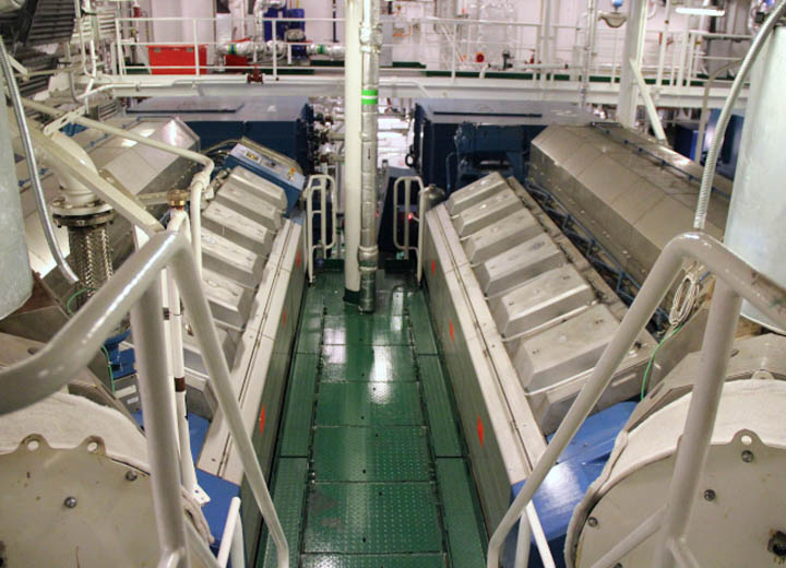 В проекте ледокола 21900М2 замещено 250 позиций оборудования, включая двигатели
