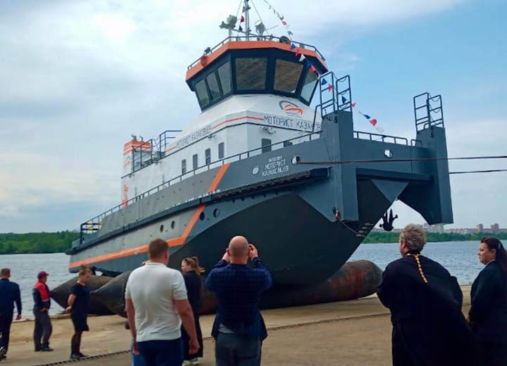 Состоялся спуск на воду буксира "Моторист Казаковцев"