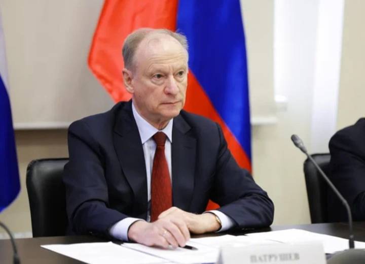 Патрушев вручил коллективу Средне-Невского завода орден "За доблестный труд"