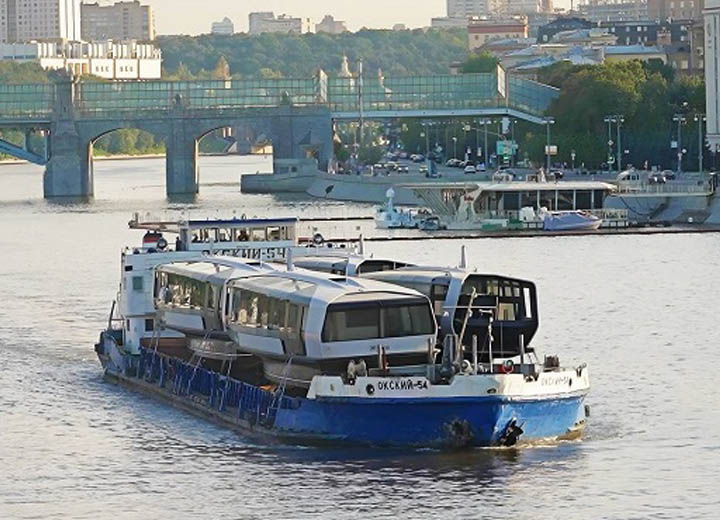 В Москву прибыли пять новых плавучих причалов и четыре электросудна для регулярных речных маршрутов