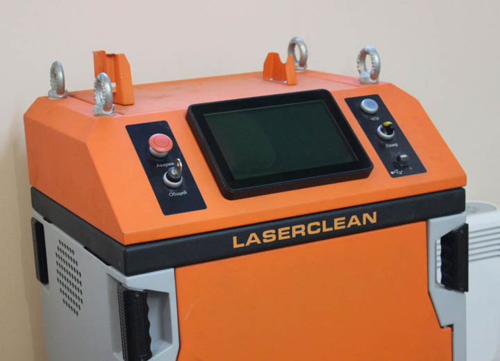 На ПСЗ «Янтарь» введен в эксплуатацию аппарат для лазерной очистки металла