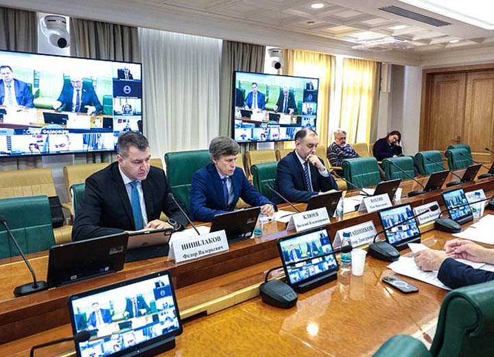 В Совете Федерации рассмотрели ход реализации поручений по развитию грузовых и пассажирских перевозок на Амуре