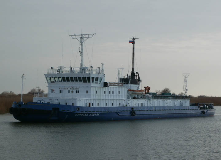 В портах Астрахань, Оля и на подходах к ним за период ледокольных операций проведено 288 судов