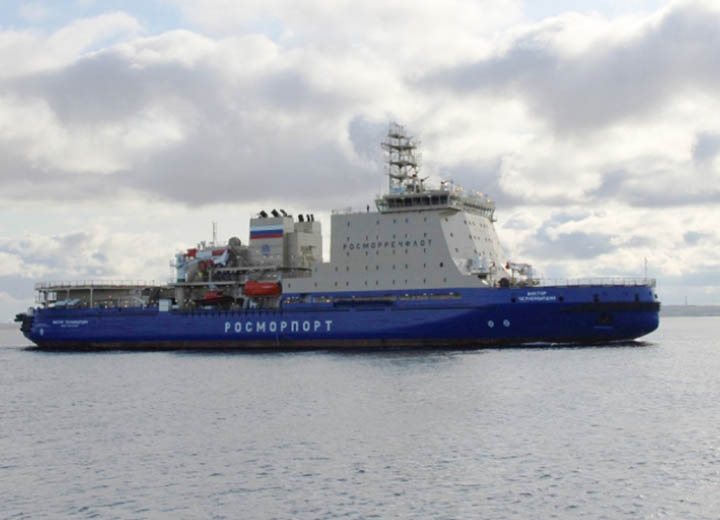 Самый крупный неатомный ледокол обеспечивает бесперебойное судоходство на Балтике