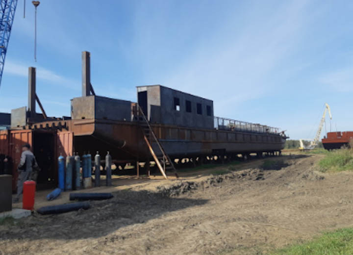 Продолжается постройка несамоходных грузопассажирских паромов проекта ТМТ.250-03