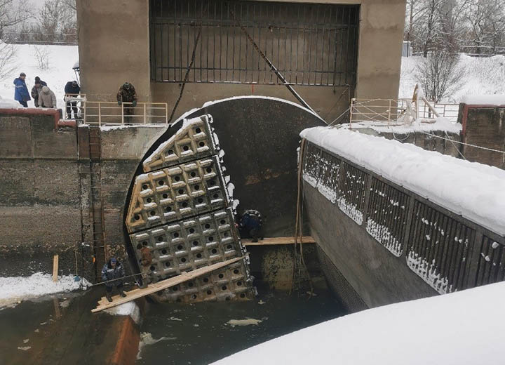 В Московском районе гидротехнических сооружений идет подготовка к навигации 2026 года