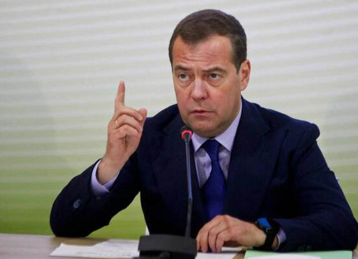 Дмитрий Медведев уверен в развитии судостроения в России вопреки внешнему давлению