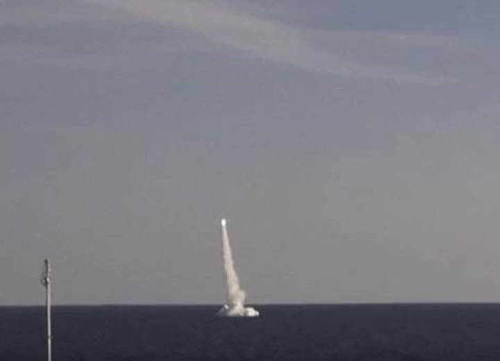 Подлодка ТОФ "Волхов" выполнила подводный пуск ракеты "Калибр" по наземной цели